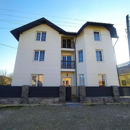 Bed and Breakfast Harmony Лазещина Екстер'єр фото